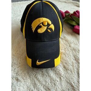 Nike Black and Gold Iowa Hawkeyes Baseball Cap Fitted